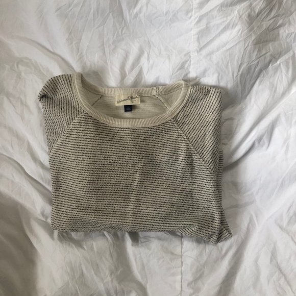 Universal Threads Sweater - Picture 1 of 3